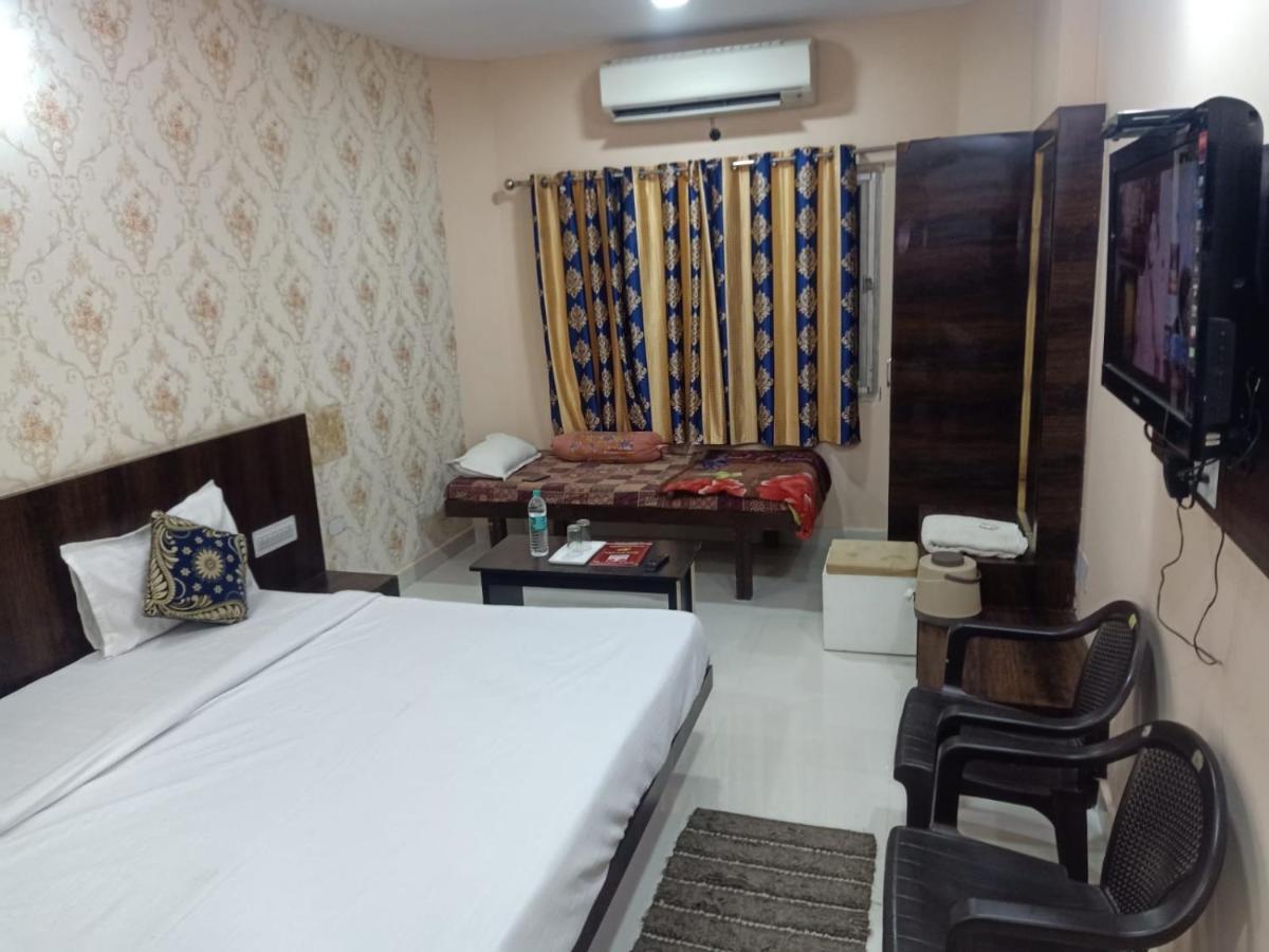 Laxmi Mahal Hotel Удайпур Екстериор снимка