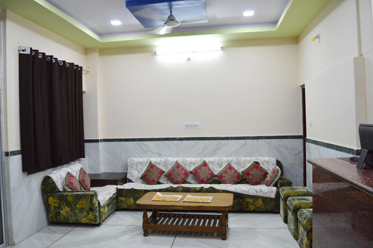 Laxmi Mahal Hotel Удайпур Екстериор снимка